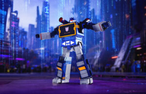 Robosen’s Newest Tranformer is More Than Meets the Eye (and Ear) Robosen Soundwave Transformer